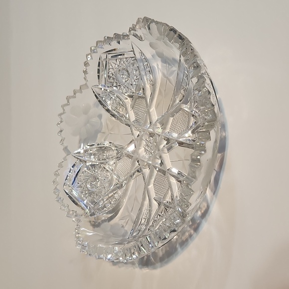 Vintage Crystal Etched Glass 6" Diameter Low Dish - Picture 2 of 8